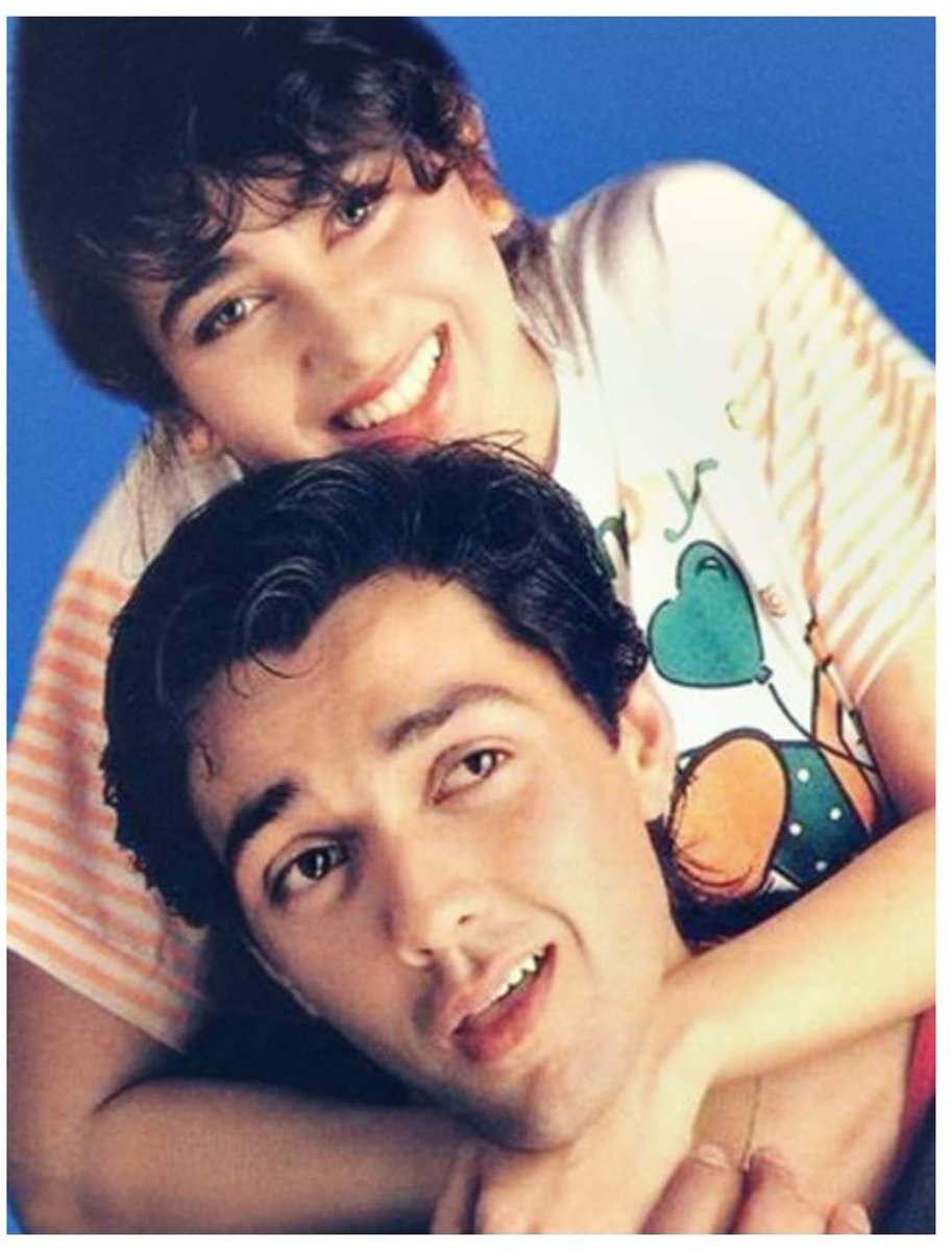 Bobby Deol And Karishma Kapoor in 'Barsaat'