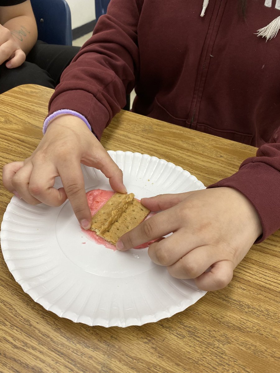 mindy_sam_science tweet media