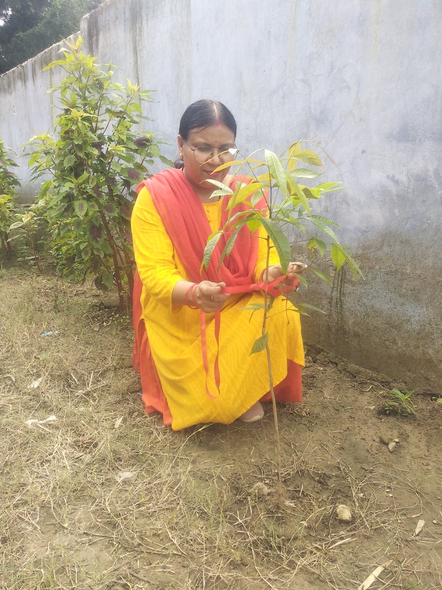 #प्रकृति_मित्र🌳
Name- RENU GUPTA 
Designation- ASSISTANT TEACHER 
Address- C.S. SONPUR, BLOCK- BALRAMPUR, BALRAMPUR 
<a href="/shikshansamvad/">मिशन शिक्षण संवाद @shikshansamvad</a>
<a href="/RedTapeMovement/">Red Tape Movement 🌳</a>
<a href="/teachersclubup/">teachers club</a>
<a href="/UNEP/">UN Environment Programme</a>
<a href="/Nature/">nature</a>
@eriksolheim
<a href="/myogiadityanath/">Yogi Adityanath</a>
<a href="/narendramodi/">Narendra Modi</a>
 #nature_friend
_🌹साभार_
*🌳टीम मिशन शिक्षण संवाद*