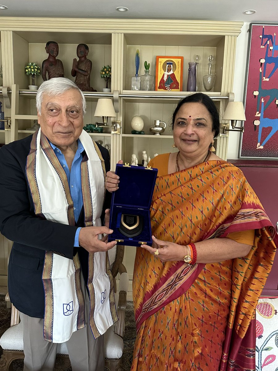 The Hon’ble Vice Chancellor of <a href="/JNU_official_50/">Jawaharlal Nehru University (JNU)</a> Prof Santishree Pandit greeting the new Hon’ble Chancellor of  JNU, Ambassador <a href="/KanwalSibal/">Kanwal Sibal</a>