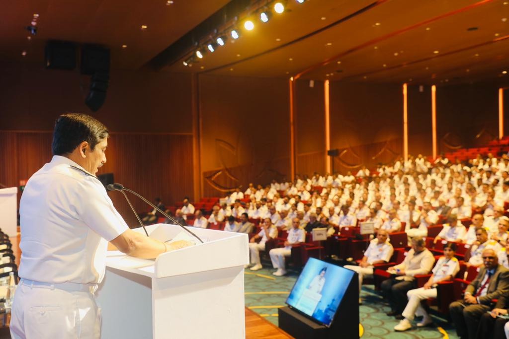 IndiannavyMedia's tweet image. Day 2️⃣of #Swavlamban2023 seminar, focusing on "Enhancing Defence #Indigenisation - Challenges &amp;amp; Way Forward, was kicked off with a Welcome Address by RAdm IS Grewal, #ACOM(Mod) &amp;amp; Keynote Address by VAdm Sandeep Naithani, #COM igniting thought-provoking conversations. 🇮🇳
#NIIO