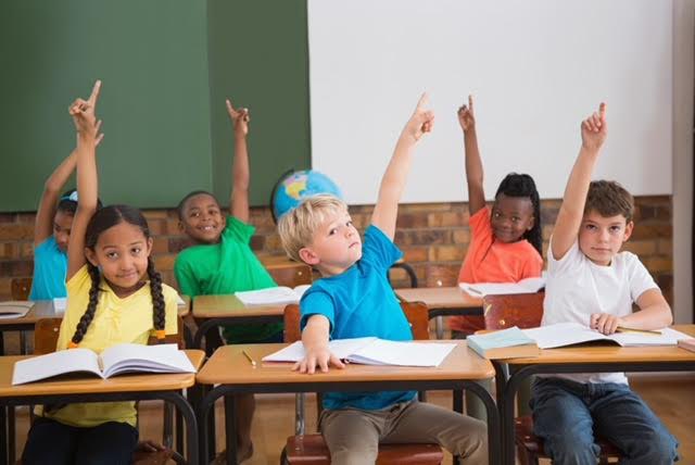 Het is vandaag de Dag van de Leraar. Ik ben trots op alle hardwerkende leerkrachten in Albrandswaard die zich met hart en ziel voor onze kinderen inzetten, en zo meehelpen kinderen een goede start in het leven te geven. #dagvandeleraar #educatie <a href="/ALBRANDSWAARDzh/">gem. Albrandswaard</a>