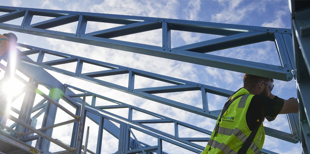 TRUECOREsteel's tweet photo. ‘High and straight’ with Scott May, a builder with over 30 years’ experience and @BlueScopeAus on site expert adviser.
To read more, visit: https://t.co/baPwEGf3J8
#theblock #madefromTRUECOREsteel #TRUECOREsteel #theinnerstrength #madetolast #DynamicSteelFrame #nineinsixbuilders https://t.co/EmwfwmHkQq