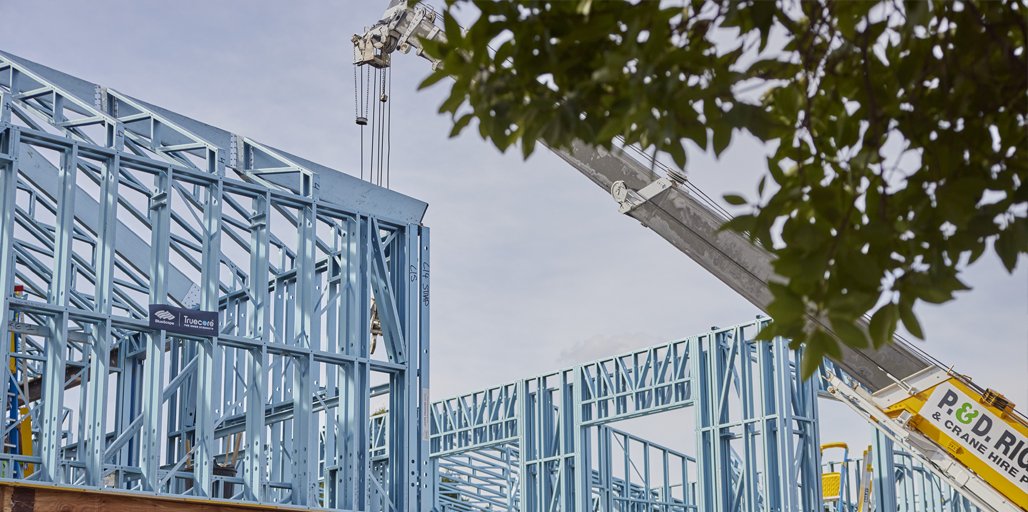TRUECOREsteel's tweet photo. ‘High and straight’ with Scott May, a builder with over 30 years’ experience and @BlueScopeAus on site expert adviser.
To read more, visit: https://t.co/baPwEGf3J8
#theblock #madefromTRUECOREsteel #TRUECOREsteel #theinnerstrength #madetolast #DynamicSteelFrame #nineinsixbuilders https://t.co/EmwfwmHkQq