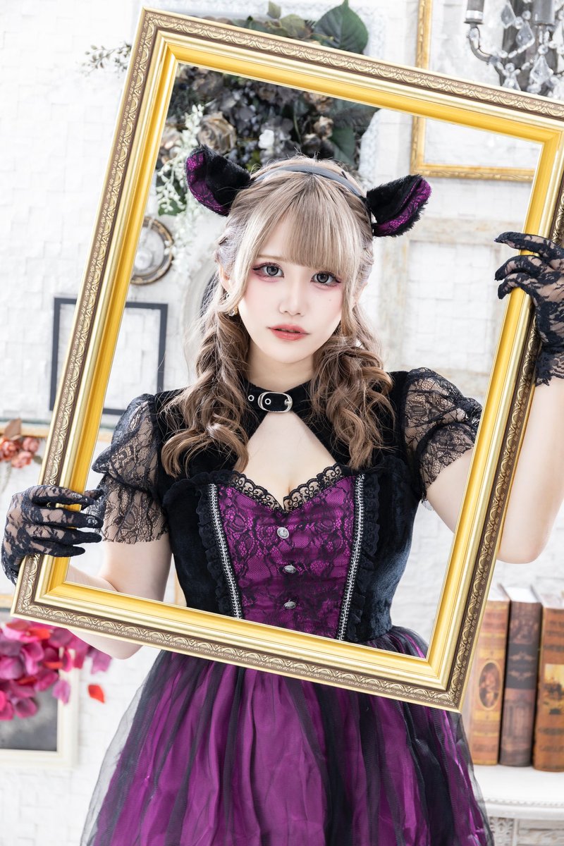 nyall_111's tweet photo. 不思議の国の悪いねこちゃん🍎

#クリアストーン #PR https://t.co/O0rvXXalhN
