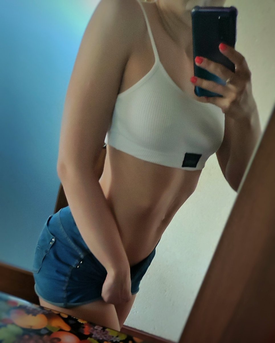 Воспоминания лета.. Дачный лук в #нюдсочетверг 🔥
P. S. Без топика смотрится бомбически... 😈 в моём ТГ можно проверить 😏