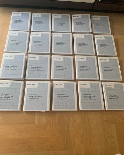 Nieuw Sociaal Contract doet in alle kieskringen mee aan de Tweede Kamerverkiezing! 

We ontvingen duizenden ondersteuningsverklaringen uit heel Nederland, inclusief de BES-eilanden. Voldoende om in alle 20 kieskringen mee te doen aan de Tweede Kamerverkiezing op 22 november.