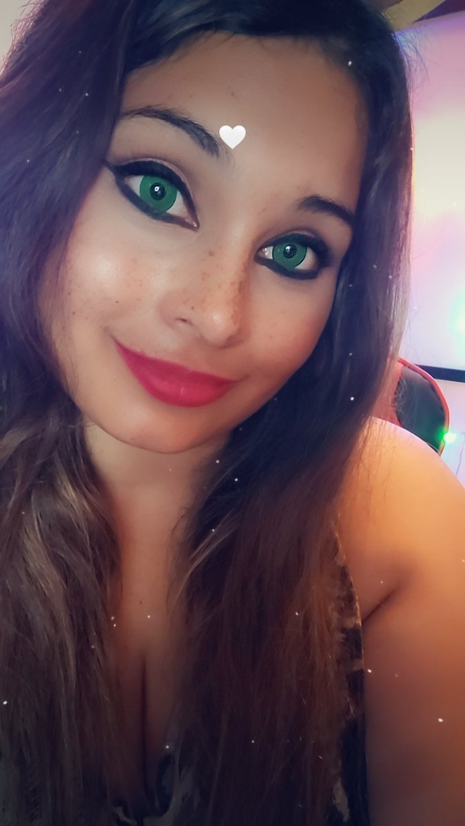 Frecklezonfire's tweet photo. Pretty cool how coloured contacts can change the vibe completely!
If only there was a ghost or dragon type https://t.co/8tsP63H2ZA 
For good vibes &amp; hangouts!
 #Eevee #evolution #PokemonScarletViolet    #Giveaway #twitchtv #cosplayergirl #giveawaycontest https://t.co/YcA7cVHwuk