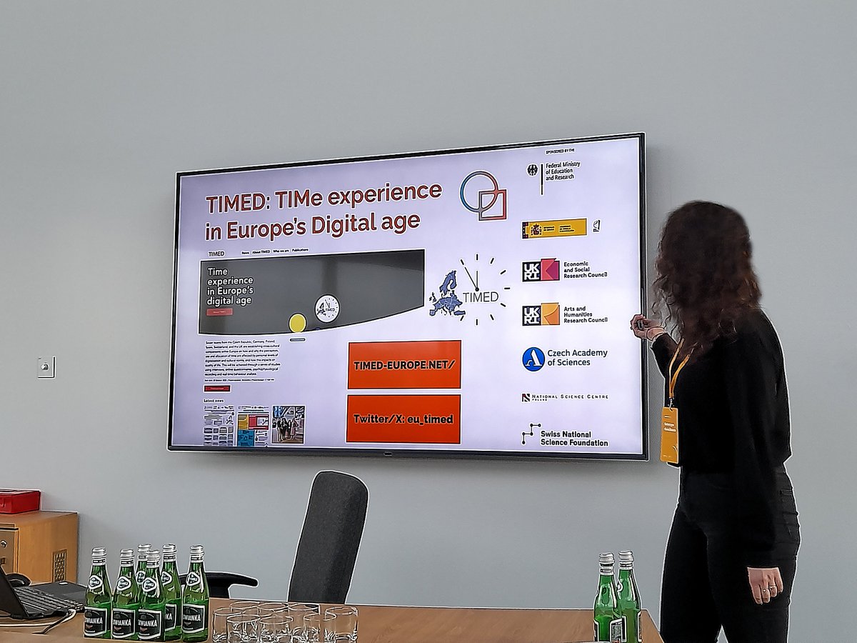 A captivating presentation by @kgoncikowska and @JoannaWitowska at the PSPS conference in Łódź, Poland! Studying the impact of the digital age during a pandemic was both challenging and eye-opening. @eu_timed @EUCHANSE #PSPSConference #DigitalTransformation #Networking