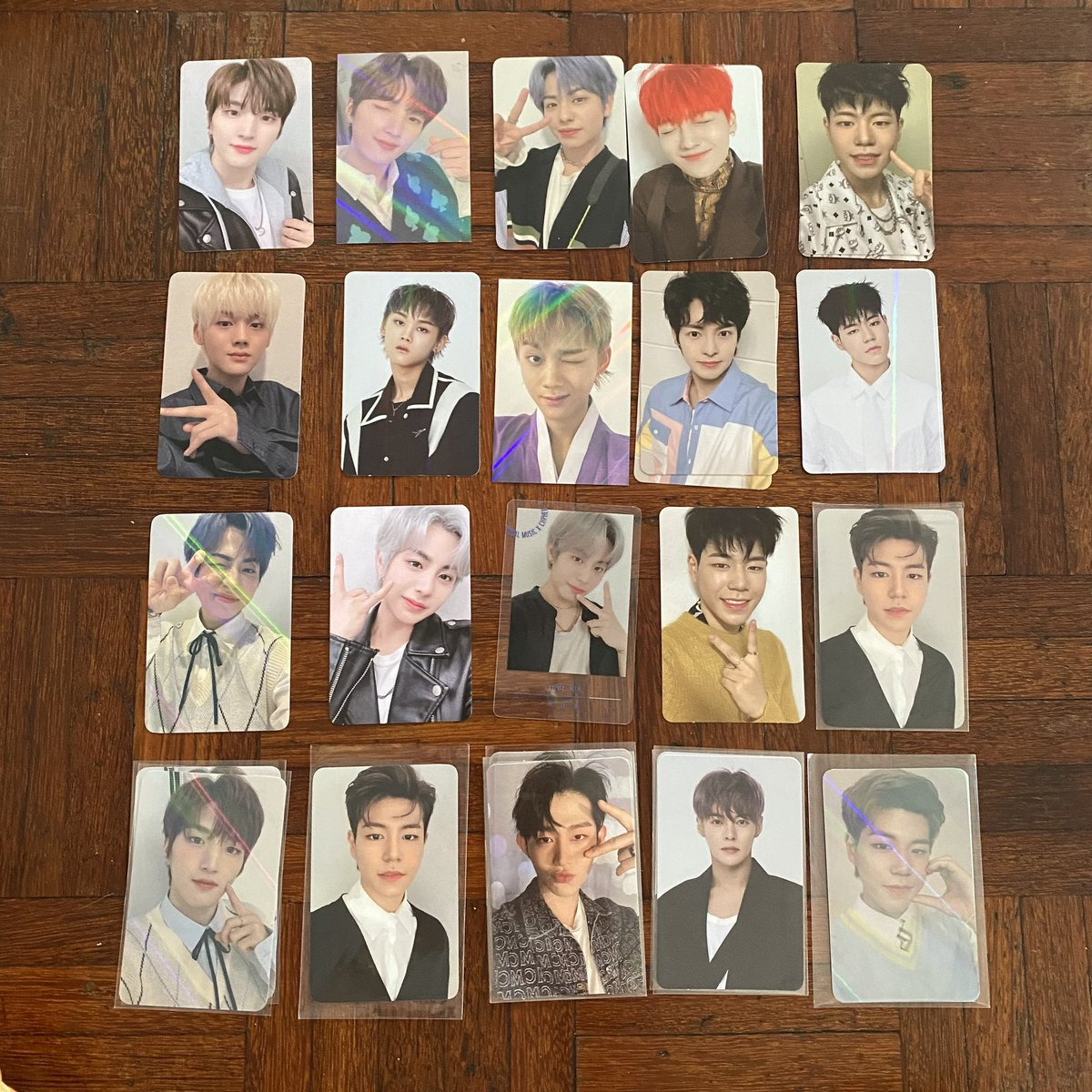 velvetkiddos's tweet photo. WTS CLEARANCE | HELP RT 🇲🇾
all pc RM5 each!!
help me adopt them ♡
wei golden child ciipher #pasarwei #pasarciipher #pasargoldenchild https://t.co/Aygjb75bLg