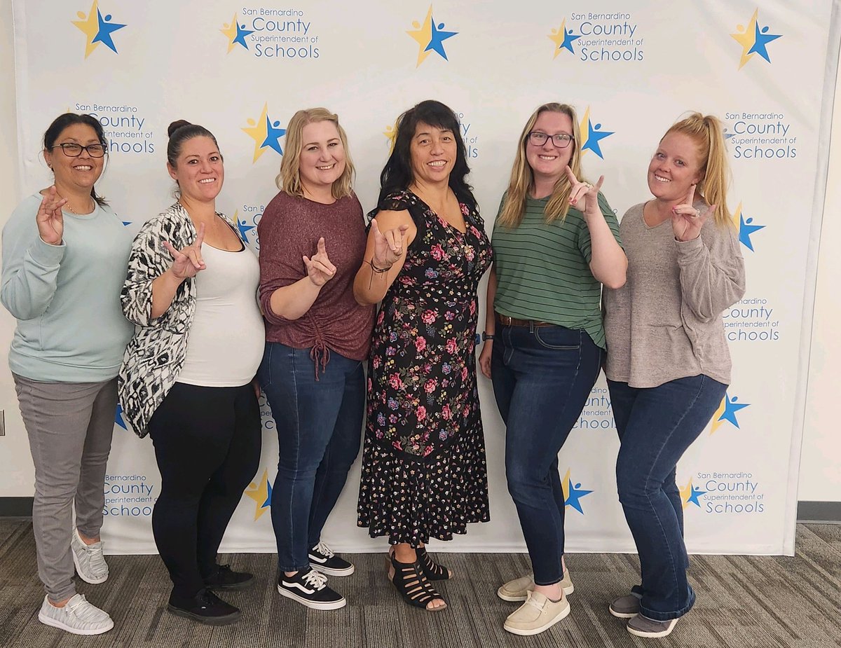 AVIDCoyotes's tweet photo. Our amazing AVID Coyote Staff has been busy building their teaching toolbox in AVID strategies, Thinking Maps,  and Professional Learning Communities since August! We never stop learning for our AVID Coyotes! We are proud to be AVID Coyotes!!! #Pinonhillslovesyourface https://t.co/FHX6hpd3iQ
