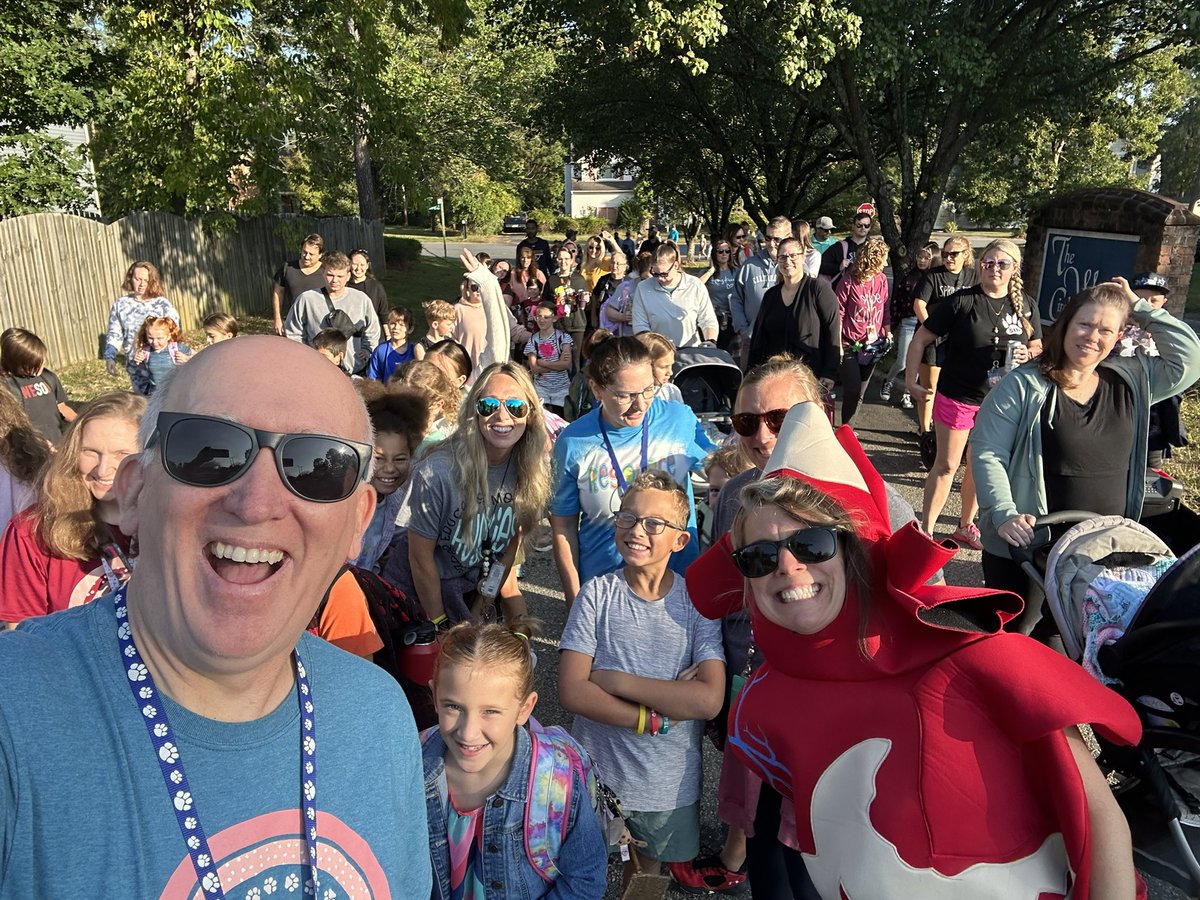 SpringRunSTEAM's tweet image. First walk to school day event for 2023!  #springrunfun @ccpsinfo