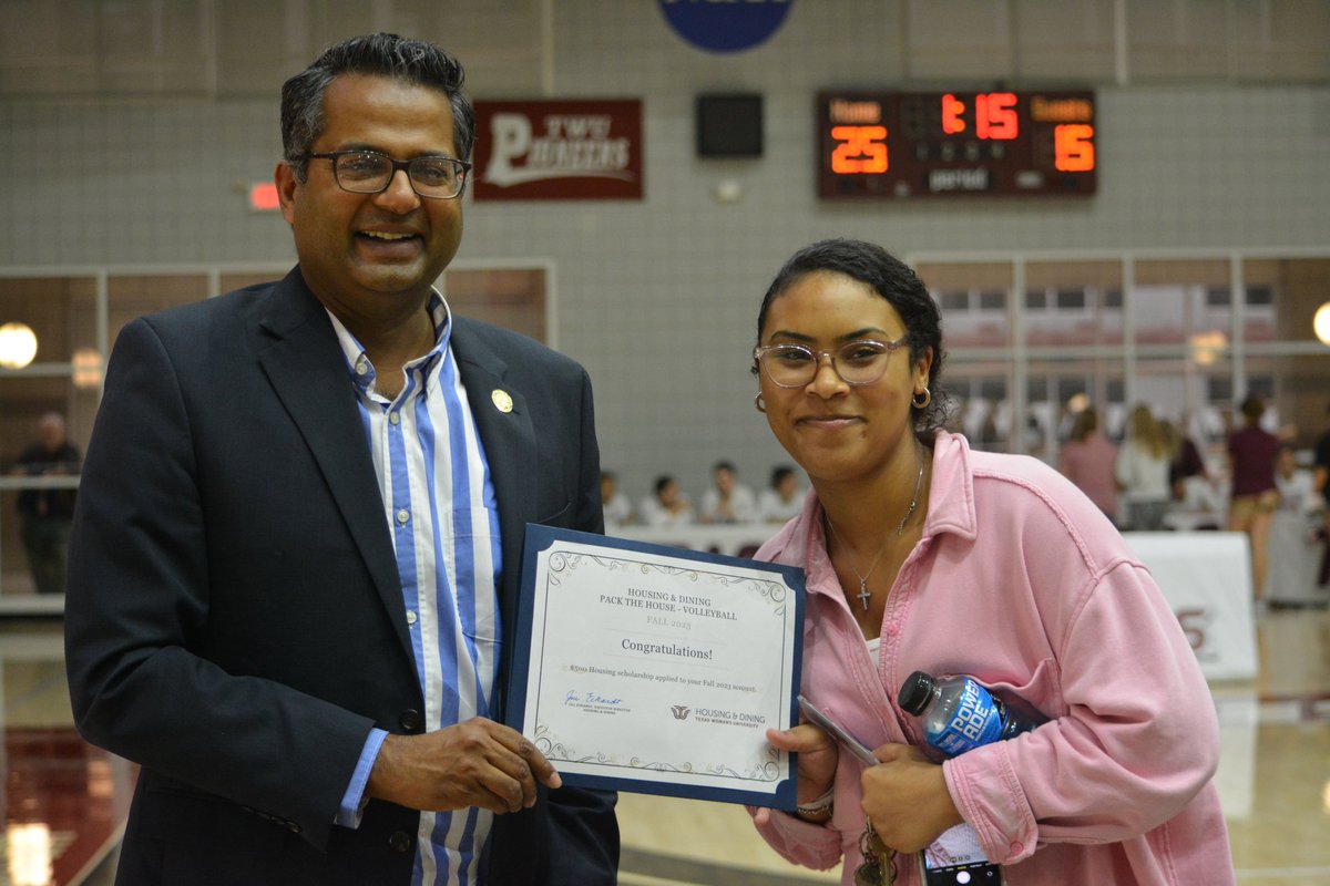 twupioneers's tweet photo. 𝙋𝘼𝘾𝙆 𝙏𝙃𝙀 𝙃𝙊𝙐𝙎𝙀 🏠

Thank you @TWUHousing for a great Pack the House night at @TWUVolleyball! Congratulations to the winner of the $500 Housing Scholarship! We appreciate your support at tonight’s match! 

#PioneerProud https://t.co/E8rd4FBnSW
