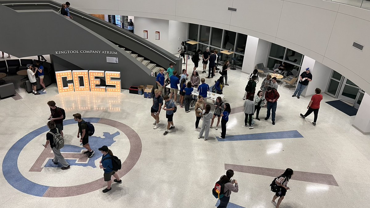 HeathTims's tweet photo. Awesome tradition of current @LATechCOES students supporting first-year #LWTL students after midterms. #COESculture is special https://t.co/HeZ9jCjkwk