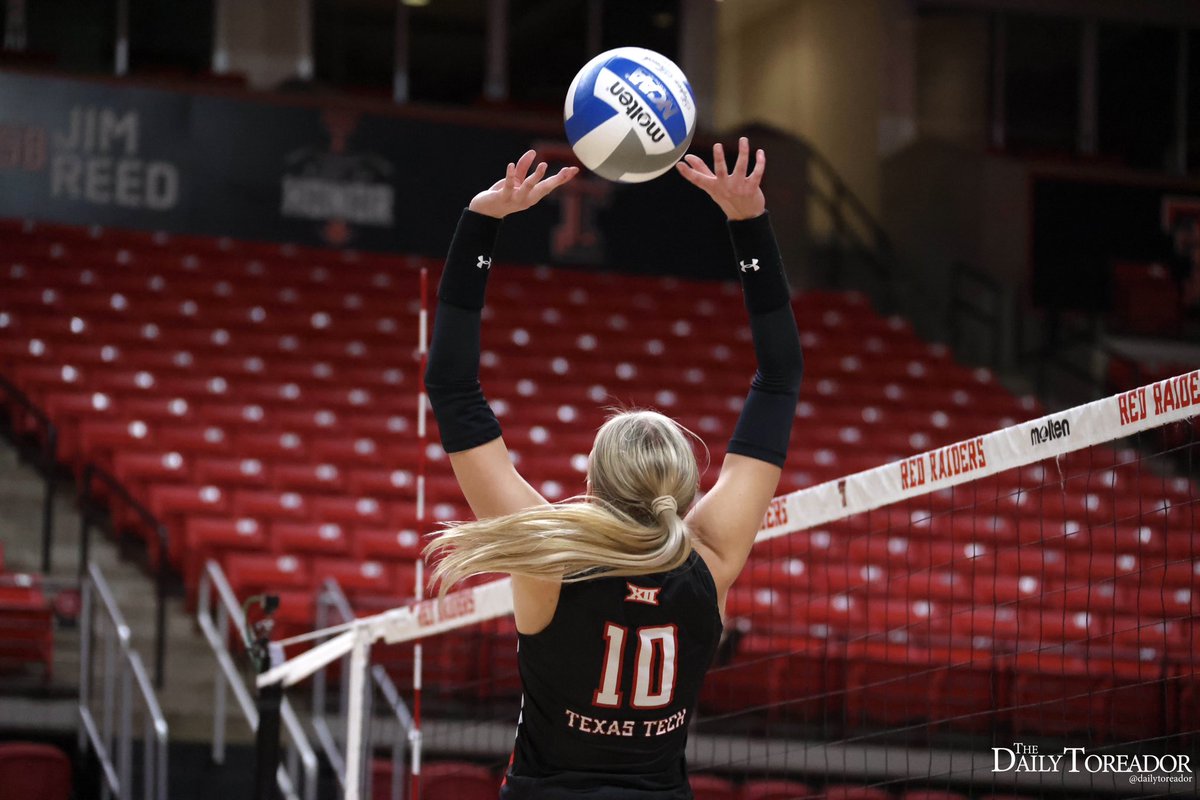 HopeEspo's tweet photo. Texas Tech volleyball loses 0-3 to UCF https://t.co/7qNiOyBJ0y