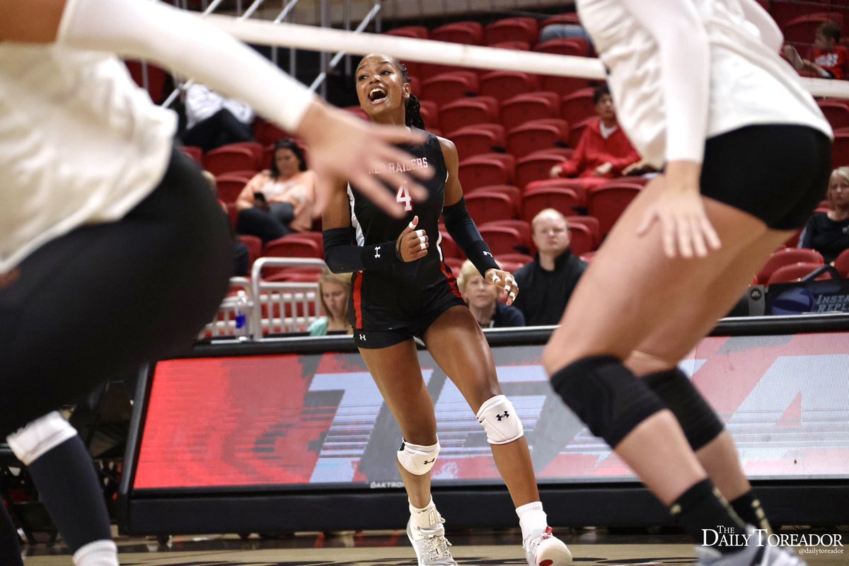 HopeEspo's tweet photo. Texas Tech volleyball loses 0-3 to UCF https://t.co/7qNiOyBJ0y