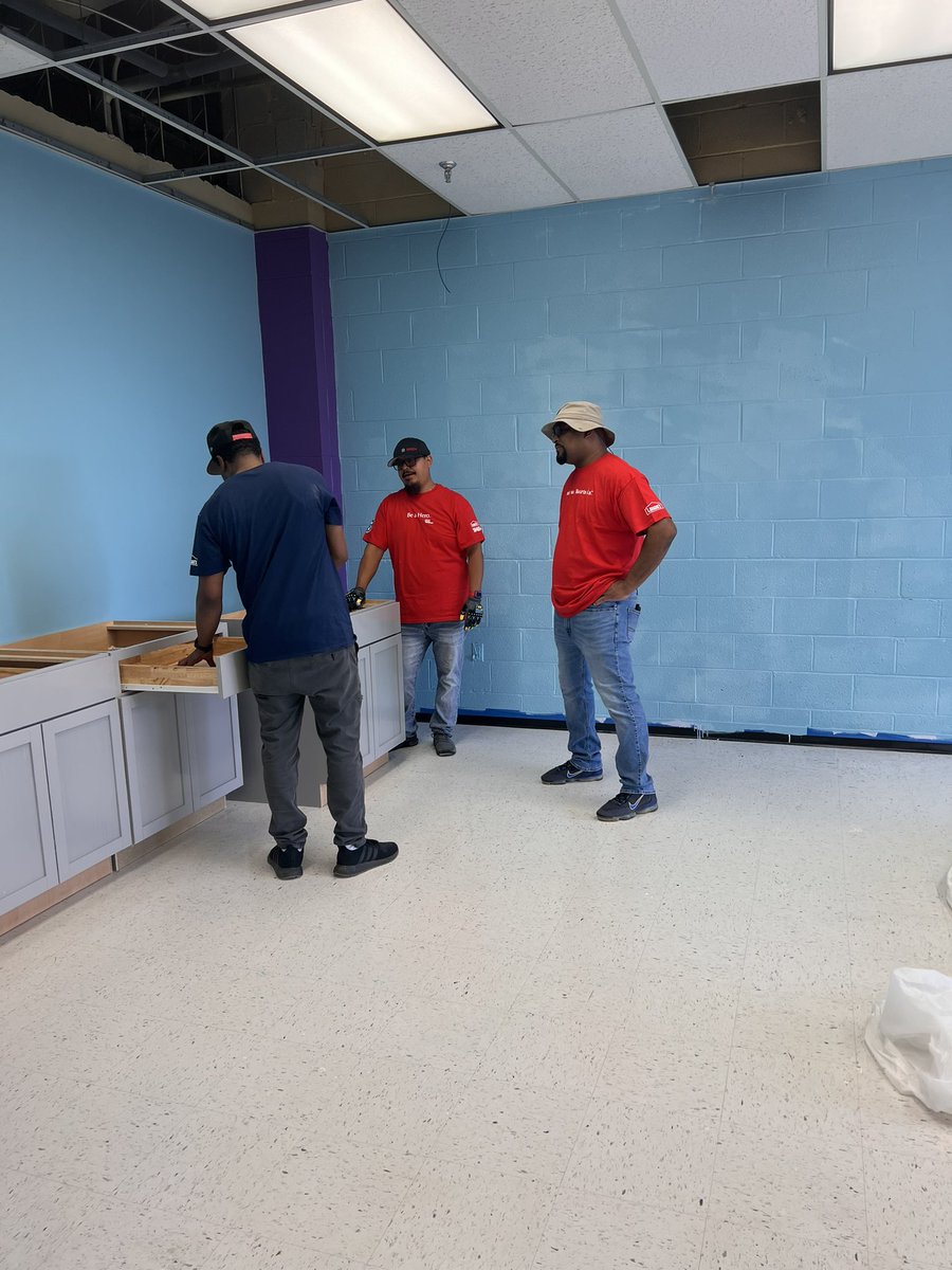 Keshia Saavedra (@ksaavedra1188) on Twitter photo Giving back to the community was in full effect today! #LowesHerosProject #1188 <a href="/catinabutler14/">Cece Butler</a> <a href="/DCT0813MD/">Dante Thomas</a> <a href="/Jesus58412030/">Jesus</a> @JessJ1188 <a href="/kristiezw/">Kristie Wooddell</a> <a href="/BenitoKomadina/">Benito.Komadina@Lowes</a> Giving back to the community was in full effect today! #LowesHerosProject #1188 <a href="/catinabutler14/">Cece Butler</a> <a href="/DCT0813MD/">Dante Thomas</a> <a href="/Jesus58412030/">Jesus</a> @JessJ1188 <a href="/kristiezw/">Kristie Wooddell</a> <a href="/BenitoKomadina/">Benito.Komadina@Lowes</a>