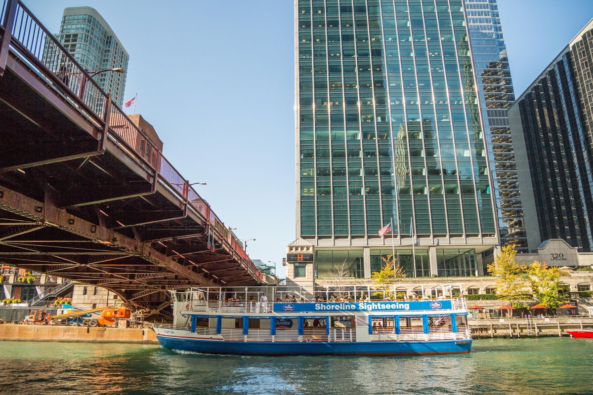 ChooseChicagoMx's tweet photo. Etiqueta a tres amigos con los que quieras estar en un barco por el río en Chicago. 🏙️⛴️ 🫂
https://t.co/RcEDM5GBOm
#ChicaGOandKnow #Chicago https://t.co/LZ8DqzcZKz