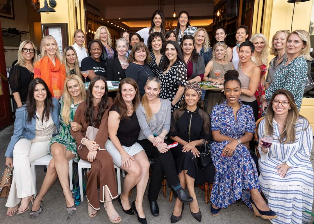 #WomanOwnedGreenwich at <a href="/Versailles_1980/">Bistro V</a> -- the most amazing network building happy hour! 🥂👠