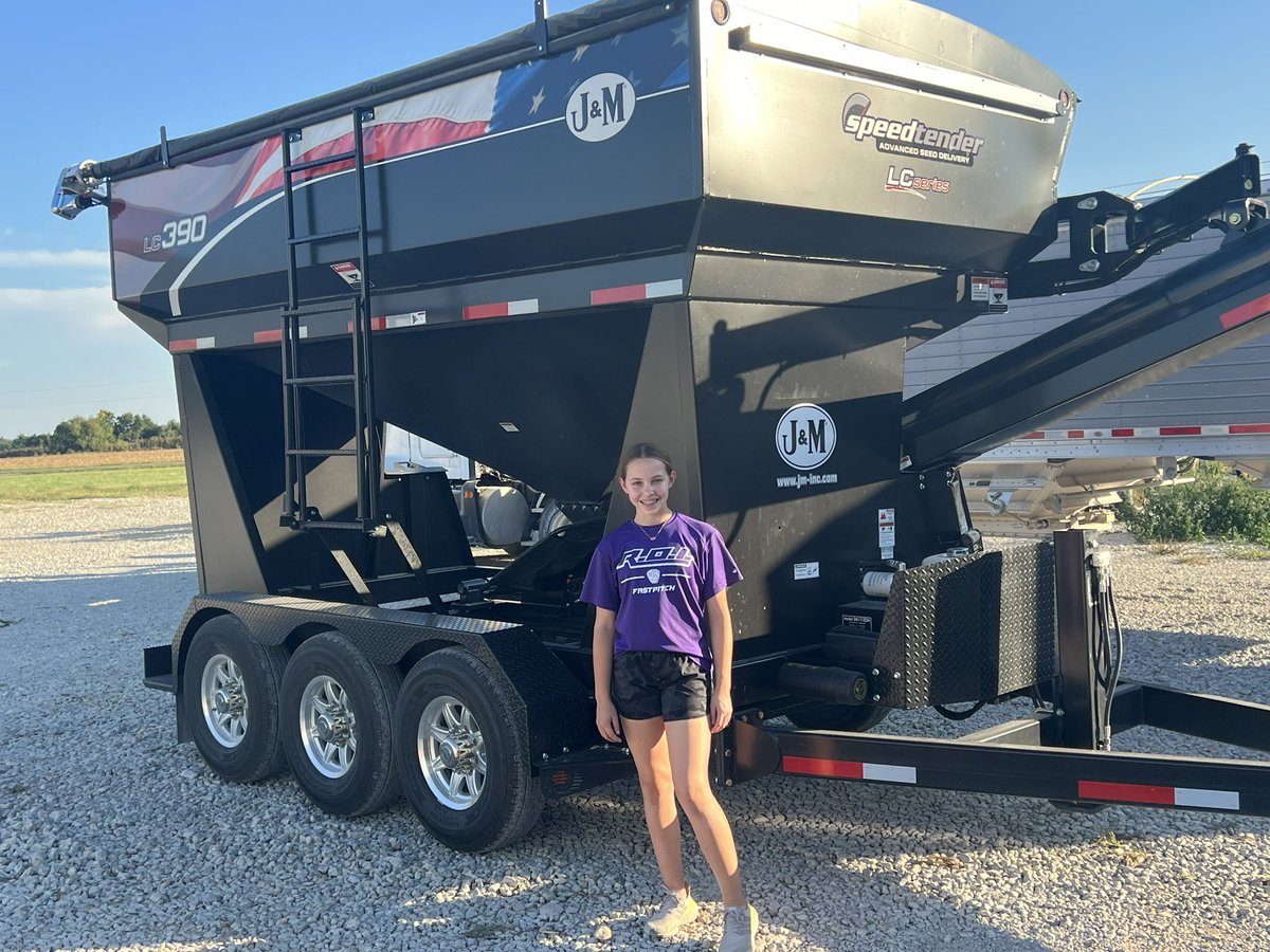 AllianceAgSolu1's tweet photo. I’m am so fortunate to work with great farm families who strive to be their best every year!

215-70TRE         314.2
212-40VT4P      313.9
218-55TRE.         303.4
214-78DGVT2P   298.5

Had good help but had to wait till 🥎 practice was over. 😁

@Channel_MO #ChannelingUp https://t.co/XyBWgXVton
