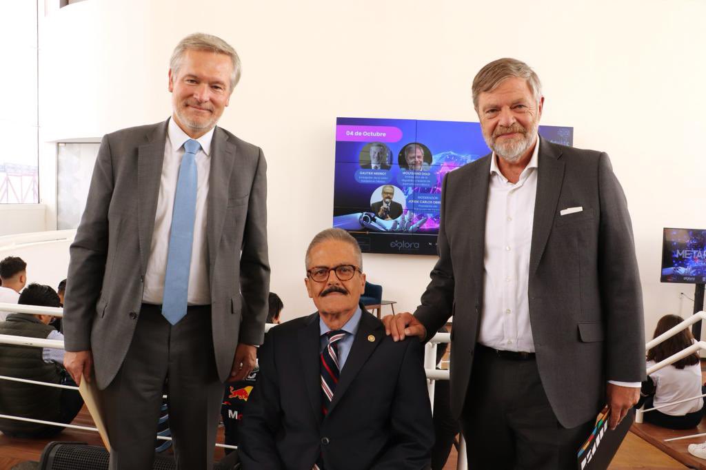 Fui moderador en el Foro de Embajadores de Futuristic Minds  y escuché las inquietudes de los estudiantes sobre las vocaciones STEM y sus oportunidades en México, la Unión Europea y Alemania, en temas de sostenibilidad, energía limpia y la mitigación del cambio climático. 🌎⚡️🪴