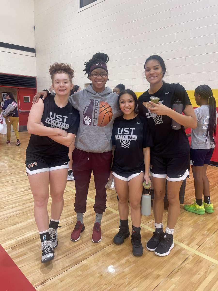 TheCoachBell's tweet photo. Some good gems were dropped at the @GHAGBA clinic this evening, I love getting the opportunity to grow! Also got to see my wildcat babies in action at the next level💙 so proud of them!! https://t.co/jHs3gCkEDe