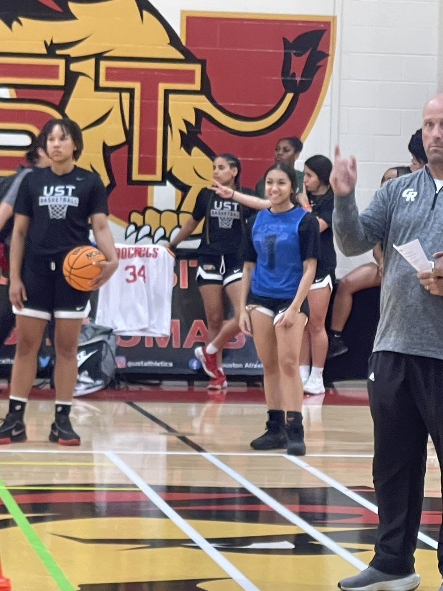 TheCoachBell's tweet photo. Some good gems were dropped at the @GHAGBA clinic this evening, I love getting the opportunity to grow! Also got to see my wildcat babies in action at the next level💙 so proud of them!! https://t.co/jHs3gCkEDe