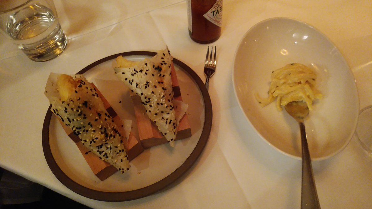 shirasu_sama's tweet photo. coastというレストランでディナー🍴ｵｲｽﾀｰﾊﾞｰがあり牡蠣美味しかったけど小さかった😉クレームブリュレのデザート🎵 https://t.co/pMmOvdhY5P