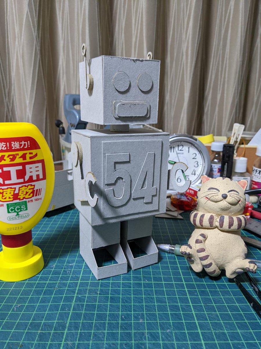 tu2835's tweet photo. ロボット　もイイね！

＃CARDBOARD #紙模型　＃ROBOT https://t.co/FAoDbyRrJU