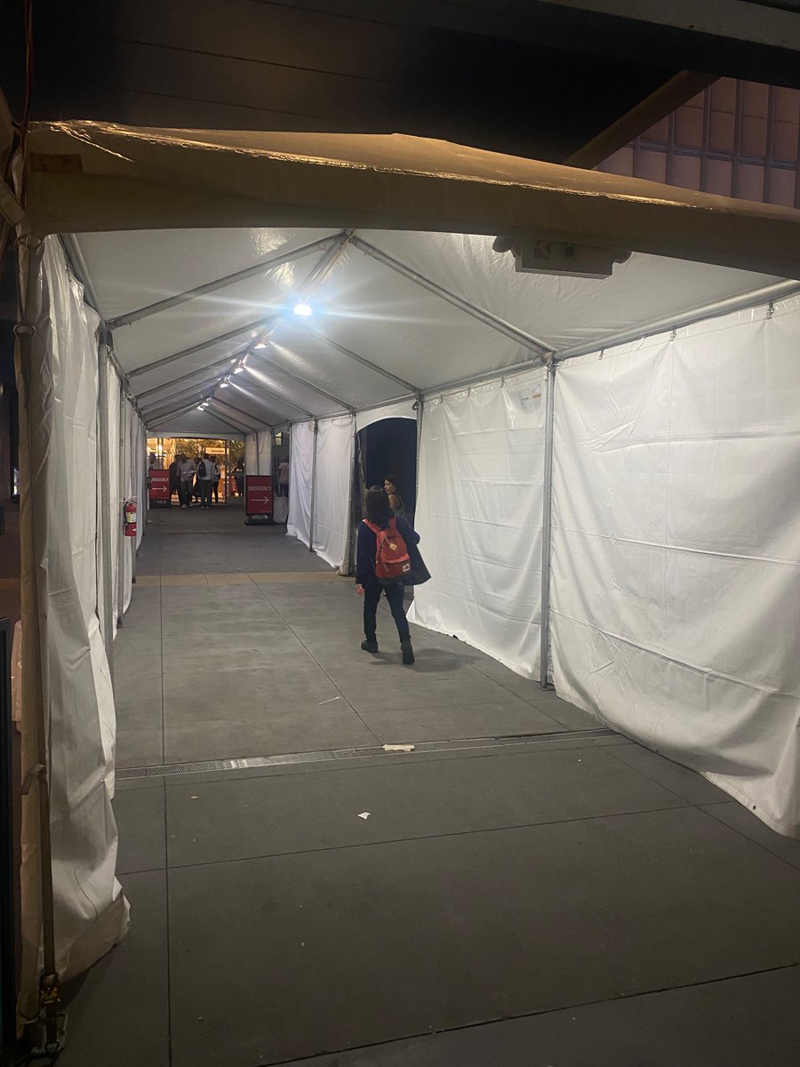 Just went to Kaiser Oakland to get an rx and they had this tent up from the garage to the entrance so you couldn’t see the picket line