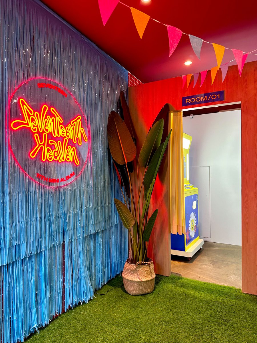pledis_17's tweet photo. [NOTICE] Welcome to 𝗦𝗘𝗩𝗘𝗡𝗧𝗘𝗘𝗡 𝗦𝗧𝗥𝗘𝗘𝗧 𝗶𝗻 𝗦𝗲𝗼𝗻𝗴𝘀𝘂 🎈

📸 PHOTO BOOTH with 인생네컷 추가 오픈!

세븐틴 스트리트를 526% 즐겨주시는 캐럿 여러분들의 성원에 힘입어 인생네컷 사전 예약을 추가 오픈합니다👏

상세 정보는 링크를 통해 확인해 주세요!
🔗 https://t.co/5wnRjKHScj

#SEVENTEEN #세븐틴
#세븐틴스트리트 #SVTstreet
#세븐틴페스티벌 #SVT_Festival