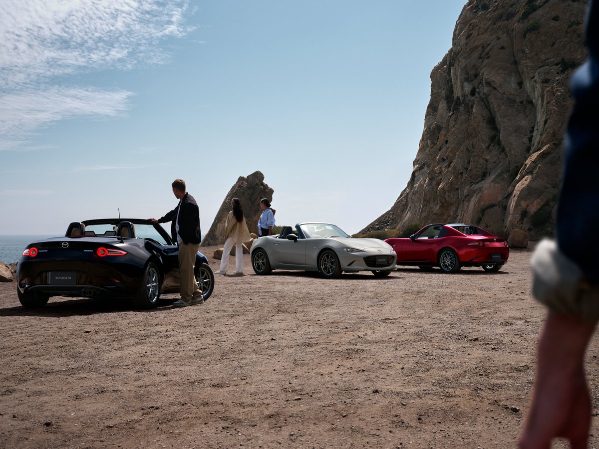 Mazda_PR's tweet photo. ◇ニュース◇
ロードスター、ロードスター RFを大幅改良し、本日から予約受付を開始します。発売は2024年1月中旬を予定しています。

☑マツダ・レーダー・クルーズ・コントロール(MRCC)など最新の先進安全技術を搭載
☑8.8インチのセンターディスプレイを新採用
☑スポーツタン内装とベージュ幌のカラーコーディネーションを設定
☑リニアで軽快な走りに磨きをかけたダイナミクス性能

改良ポイントについて詳しくはこちらから🔽
https://t.co/u7HVau3OTy

#ロードスター