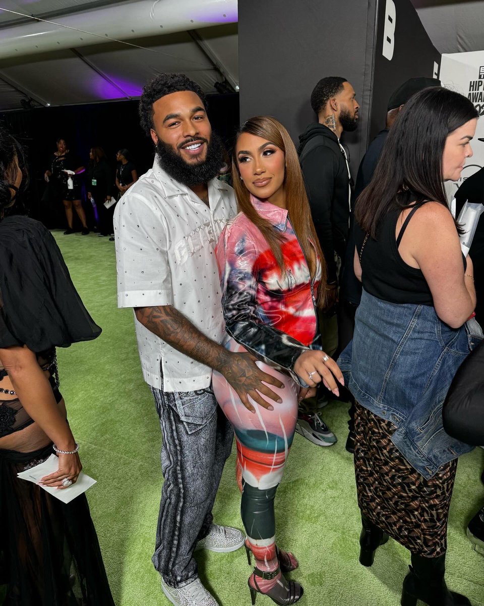 queennaija tweet picture