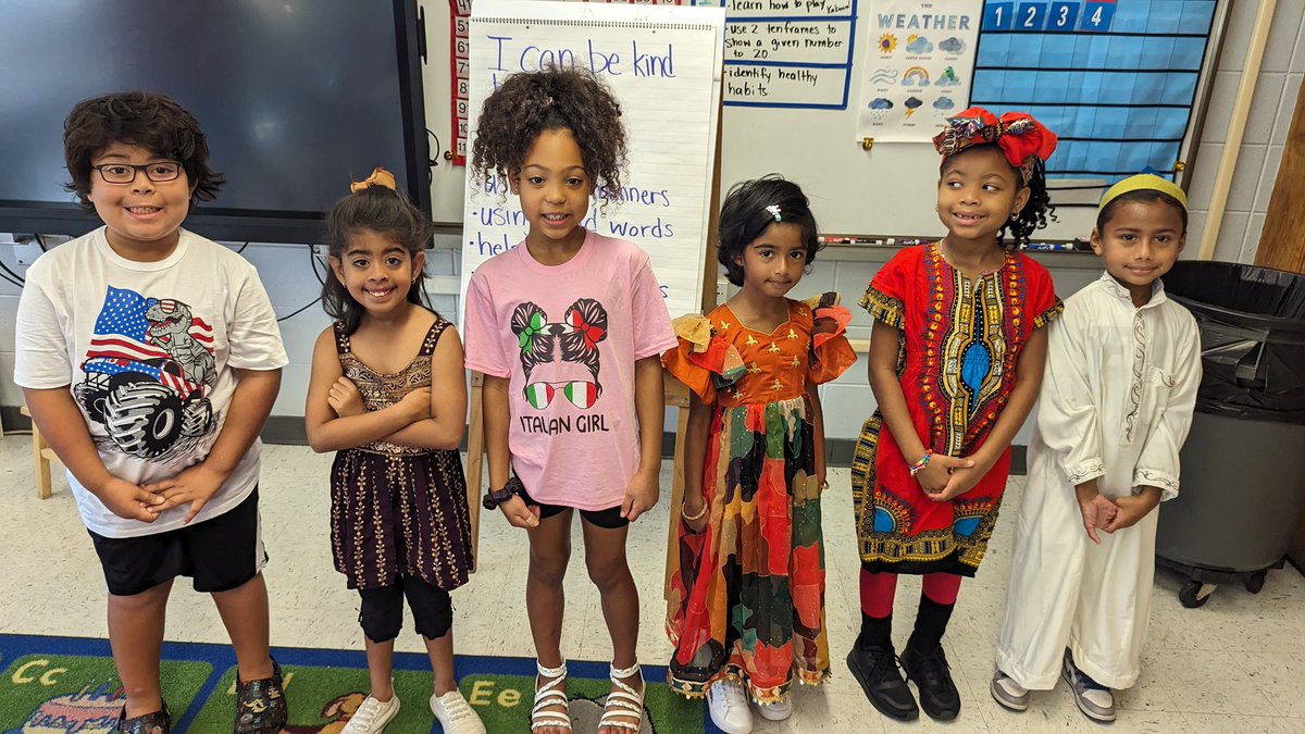 BenFranklinES's tweet photo. Celebrating our differences and cultures on Day 3 of our week of Respect. #shinebrightedison https://t.co/f4RdkEwb6U
