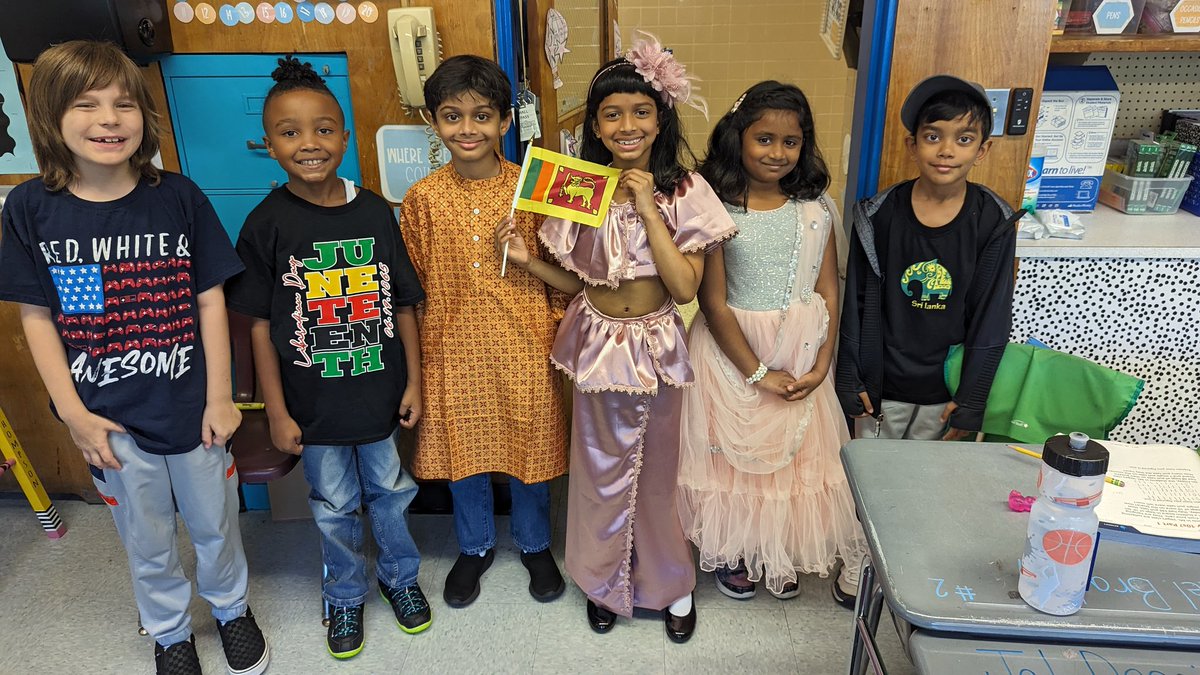 BenFranklinES's tweet photo. Celebrating our differences and cultures on Day 3 of our week of Respect. #shinebrightedison https://t.co/f4RdkEwb6U
