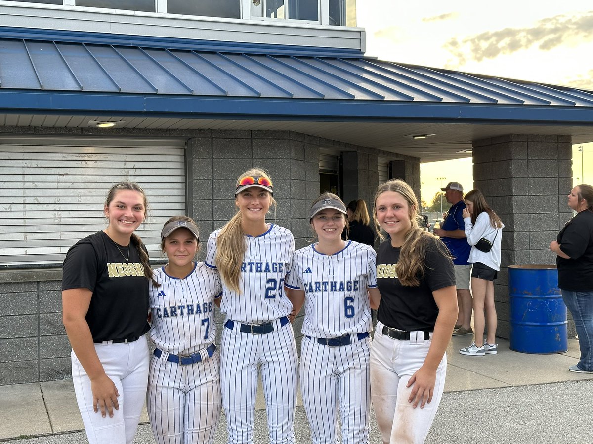 MoBombers_SwMo's tweet photo. Incredible COC game last night between neosho &amp; Carthage, love watching our Bombers girls play against each other in school ball 
@CarSB2025 @ashlyn_brust @JennaCalhoon5 @AutumnSB2026 https://t.co/pzbAqAbGRx