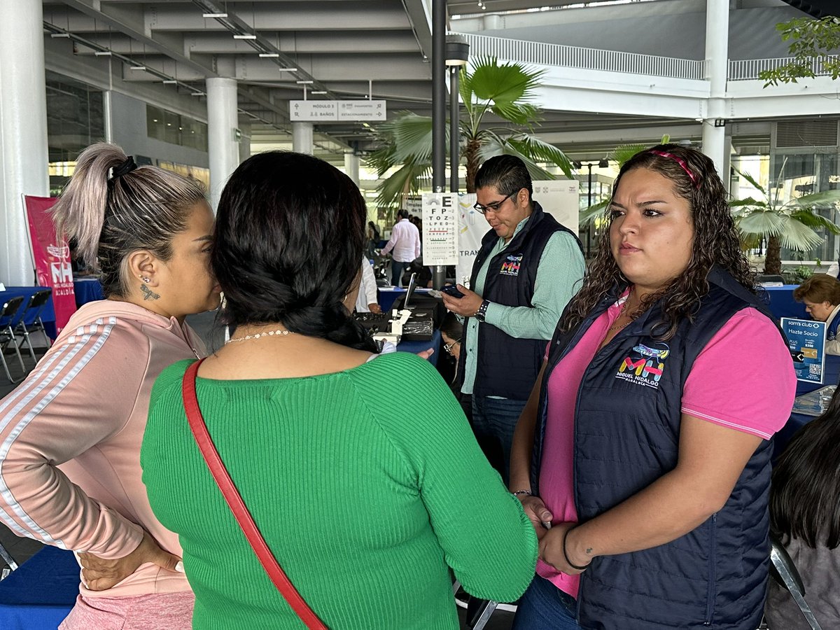 MayeliRuizO's tweet photo. Hoy estuvimos presentes en el #MiércolesCiudadano atendiendo todas sus solicitudes en la @AlcaldiaMHmx.

#AvancemosConPasoFirme
#ConcejalaMH https://t.co/gMhzbkiVX3