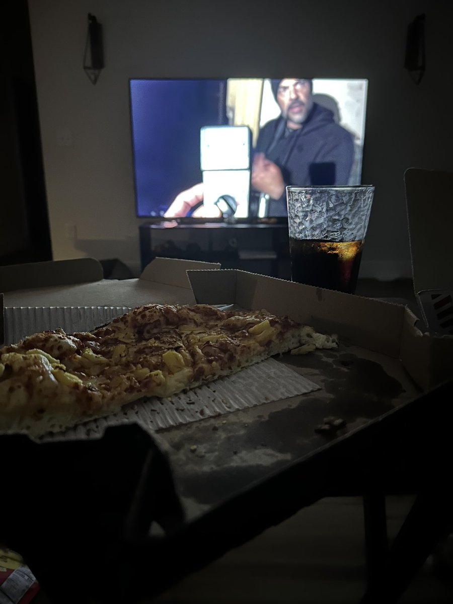 Watching new episode!! What is everyone eating while watching Ghost Adventures?<a href="/Discovery/">Discovery</a> <a href="/Zak_Bagans/">Zak Bagans 🧛🏻‍♂️</a> <a href="/GhostAdventures/">Ghost Adventures</a> <a href="/dominos/">Domino's Pizza</a> #GhostAdventures #newepisode #pizza