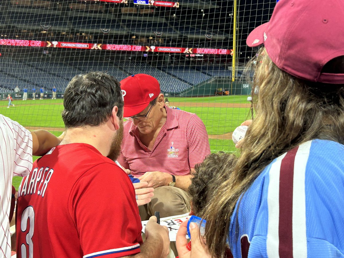 That’s Phils owner John Middleton patiently signing autographs after the Phils’ decisive 7-1 win. “Thank you, thank you,” people shout. “You’re the man!”