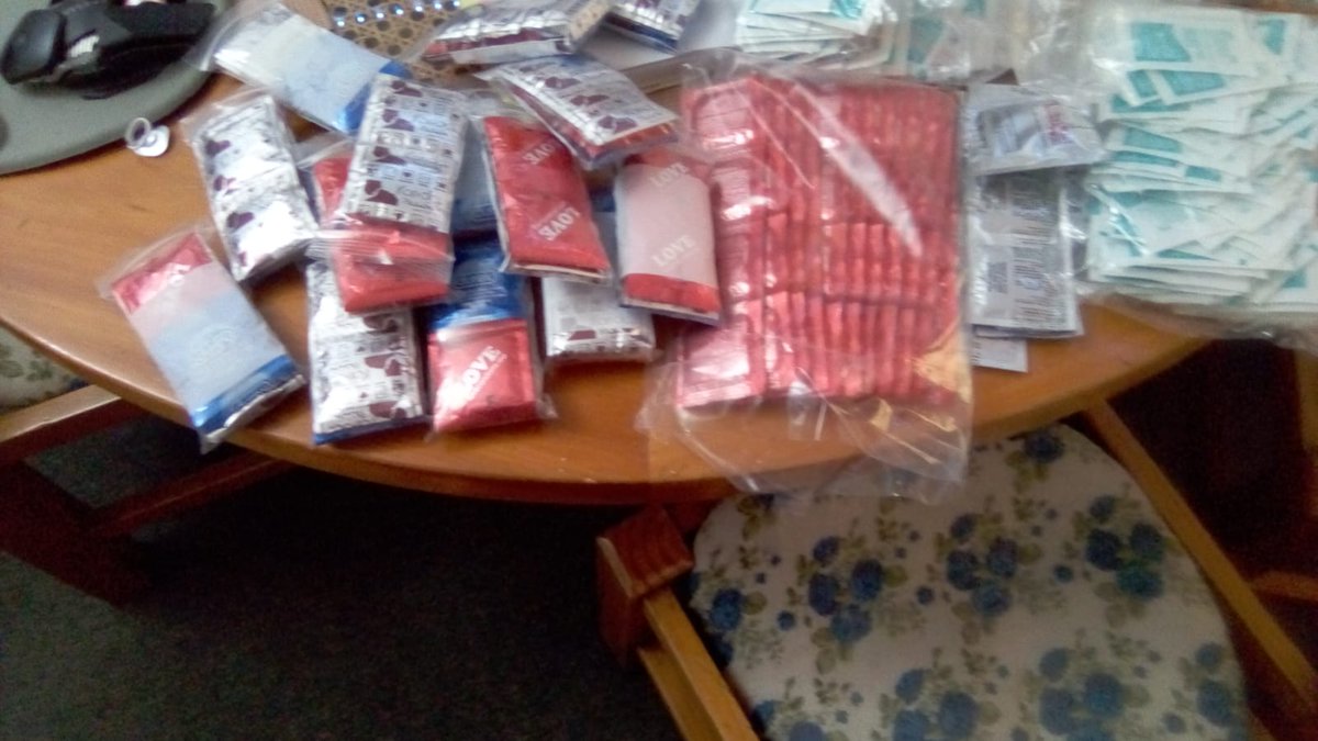 hombrestsex's tweet photo. Estaremos repartiendo insumos para los chicos HTS , en alameda central y Balderas , esto será con varias organizaciones #HTSconcientes https://t.co/dVlmVmsWu6