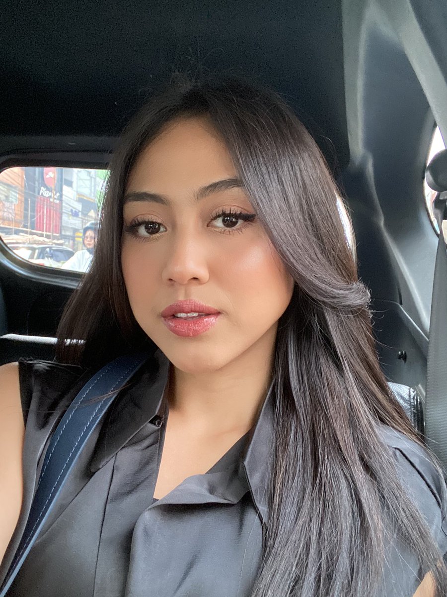 _siscasaras_'s tweet photo. 🤓 https://t.co/44OEddc0S5