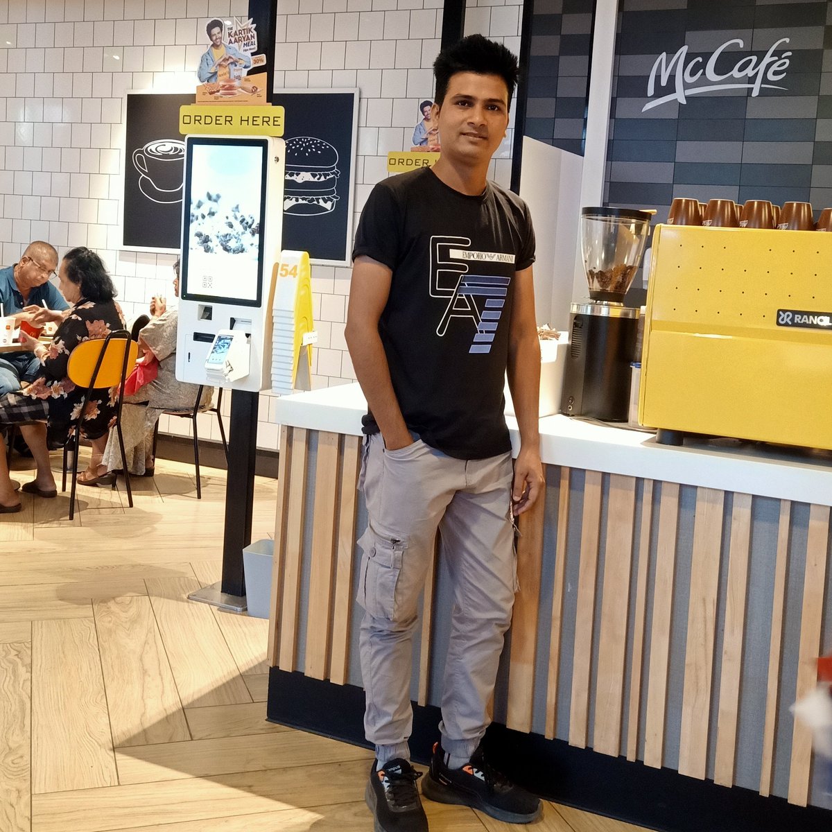 Amit24362369's tweet photo. #NewProfilePic https://t.co/ATngxVSDZs