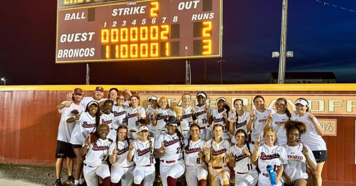 GDPsports's tweet photo. Tavia Robinson's walk-off hit gives Brookwood region title-clinching win over Parkview https://t.co/UbkTzNf35T https://t.co/DBI9FCrhfa
