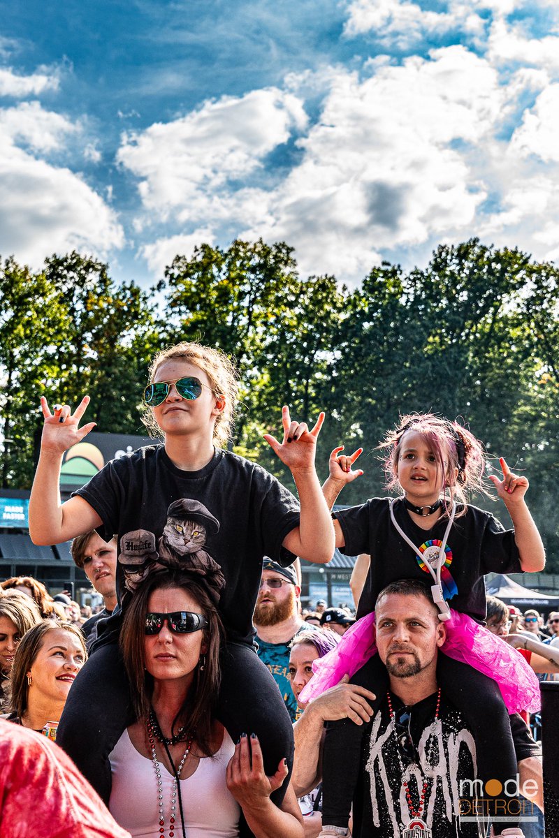 ModeDetroit's tweet photo. Des Rocs playing Riff Fest at Pine Knob. @iamdesrocs @101wrif @313Presents @PineKnobMusic  #desrocs #music #pineknob #musicfestival #rifffest #wrif #SonyAlpha #musicphotographer @SonyAlpha 

(Sorry for the delay… had technical difficulties 🤦‍♂️ Rest of photos coming this week) https://t.co/TOIhD4oDDm