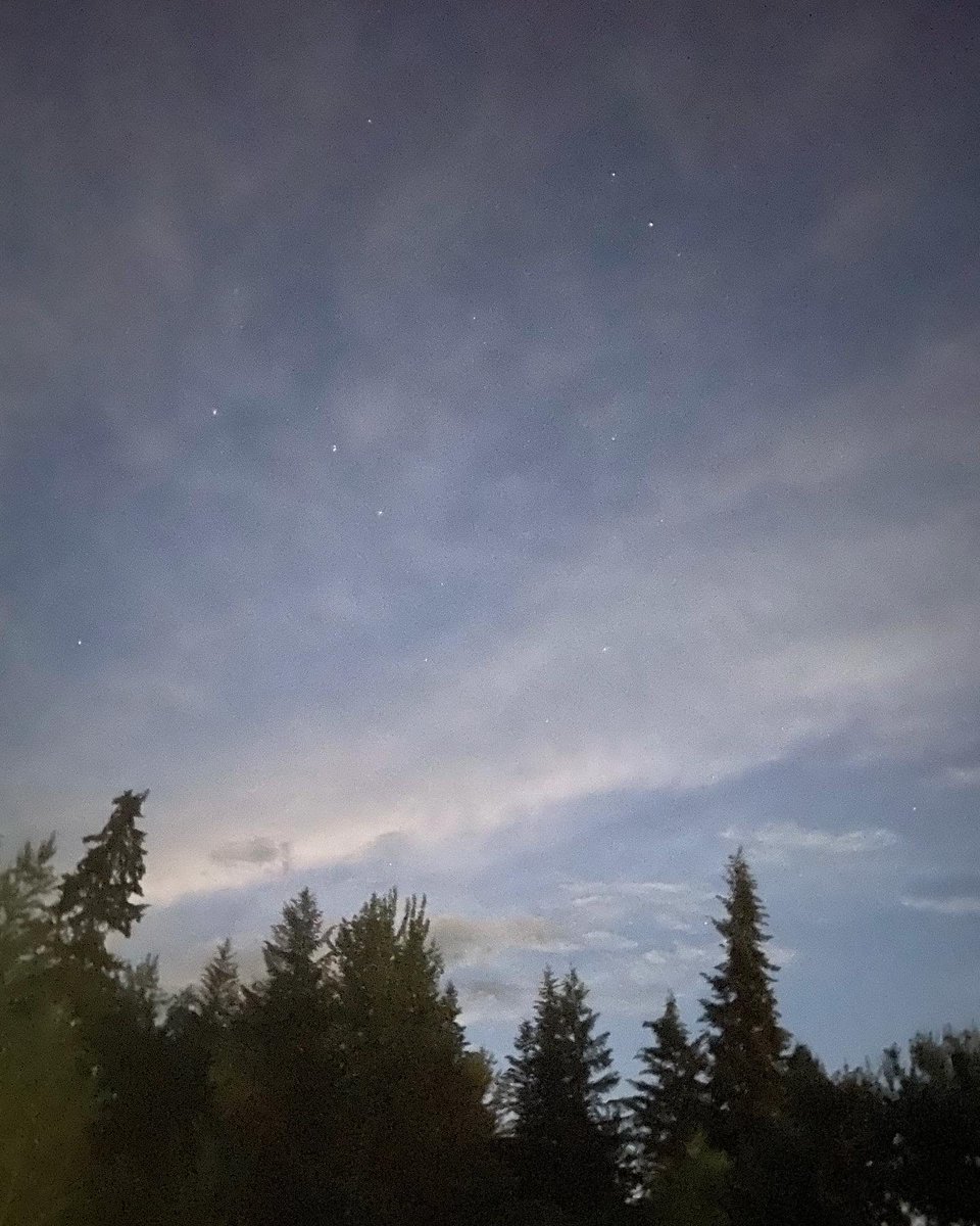 The  stars come out early when you’re not surrounded by light pollution. Get  your telescope ready and love your backyard views when you Buy My BC  Home in serene Quesnel.
#bcrea #bcrealestate #britishcolumbia #vancouver #vancouverrealestate 

realtor.ca/real-estate/25…