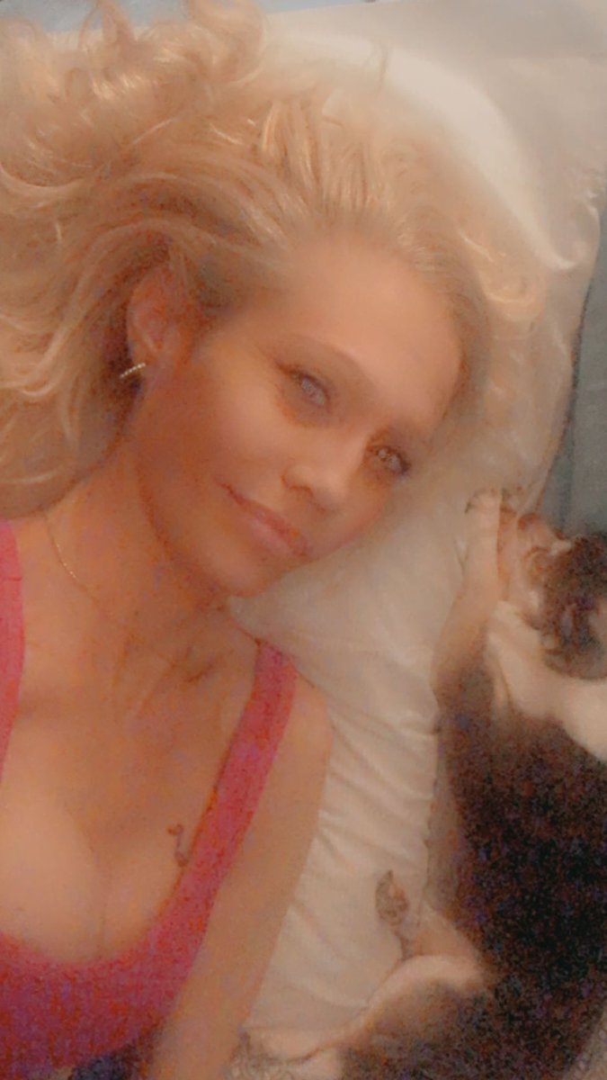 My poor old man doggie….just hasn’t been feeling good….😪