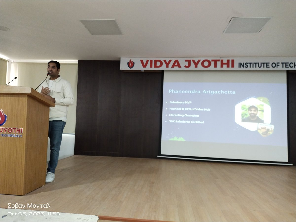 Shovan1308's tweet image. Enlightening the students for the #Journey2Salesforce Program and Welcoming them to the Salesforce Ohana

@hydmcug @HydSFDG @HydArchitects @HyderabadWit @SF_HYD_UG @salesforce @SalesforceDevs @SalesforceAdmns 
@MarketingCloud @Benioff