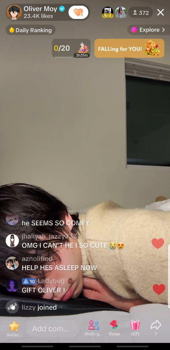Dancer_4life17's tweet photo. Everyone bothering this boy sleeping during live lmao leave him alone and quiet down 😂😂😂😂😂 @jahver @Azngami @KaneRatan @ImSebastianMoy @sojuphan https://t.co/dW2qfUnUZc