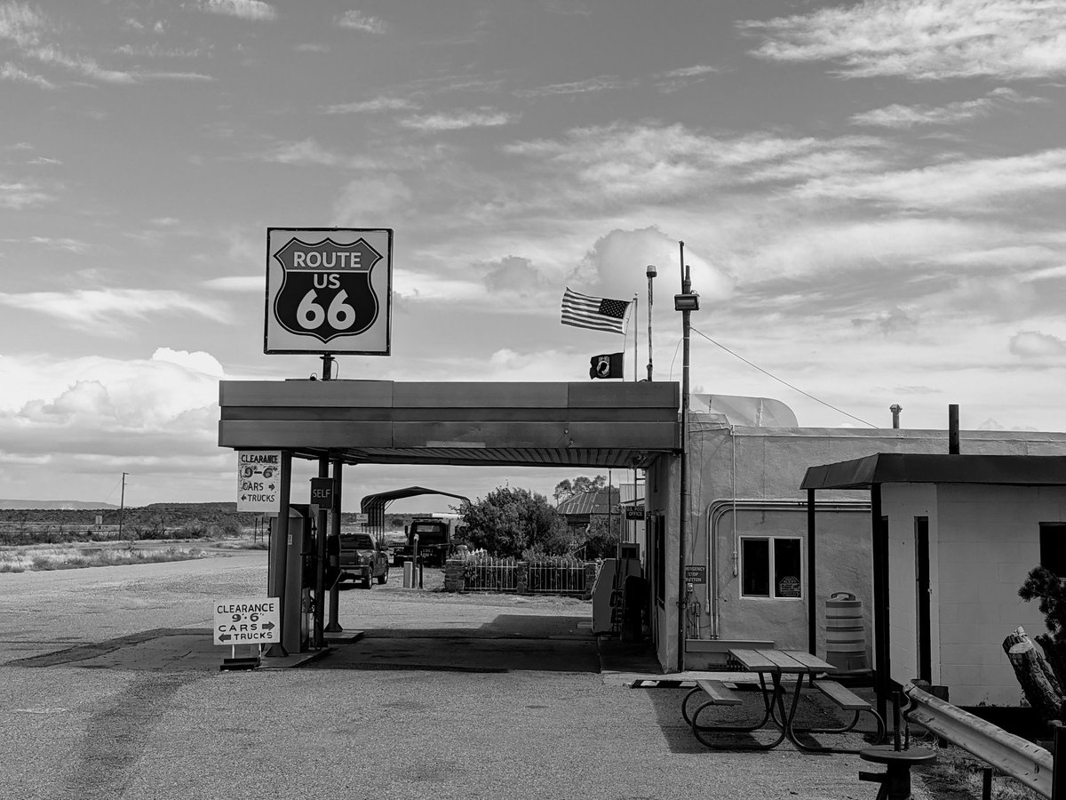 7heads_10crowns's tweet photo. Route 66 ⛽
#newmexico #newkirk #route66 #getyourkicks #originalhighway #historic #gasstation #tribelife https://t.co/llCaWYBGoc