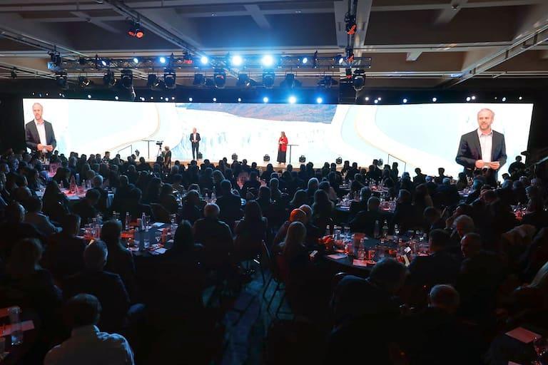 De qué hablan los empresarios en los pasillos: el affaire Insaurralde, polémicos faltazos y el dólar lanacion.com.ar/economia/el-af…